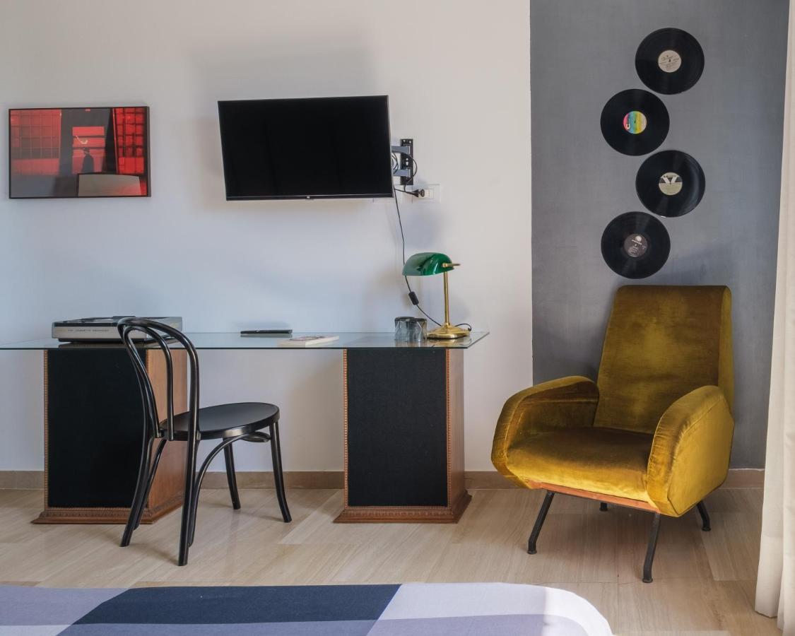 Fabula Rooms 3 Suites With Private Bathroom Bologna Esterno foto