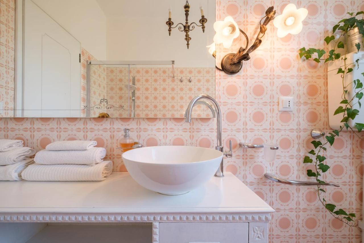 Fabula Rooms 3 Suites With Private Bathroom Bologna Esterno foto