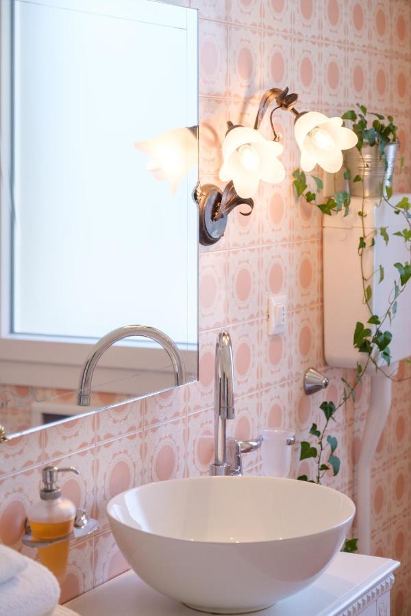 Fabula Rooms 3 Suites With Private Bathroom Bologna Esterno foto